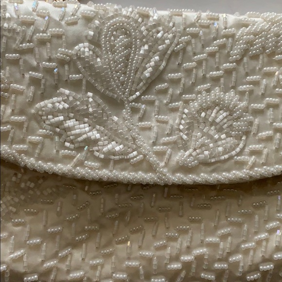 Vintage White shoulder beaded purse - Picture 5 of 5